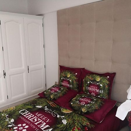 Apartament De Lux White&Red Suceava Exterior foto